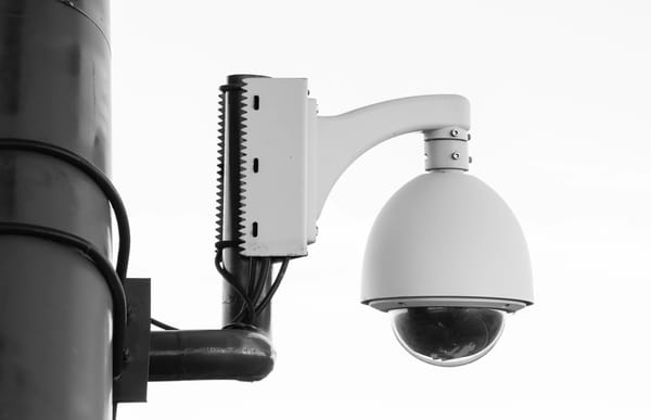 Illustration: Five Eyes Serverstandort: Warum das Recht des Anbieters über Ihre Daten entscheidet